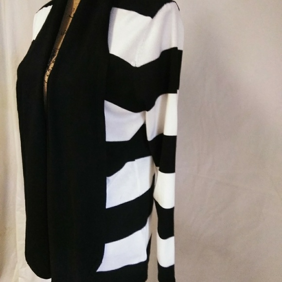 Sweater - Picture 2 of 4